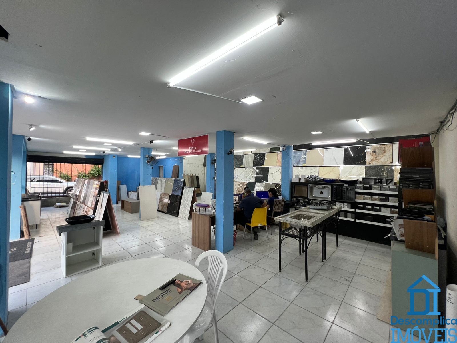 Loja-Salão para alugar com 3 quartos, 300m² - Foto 2