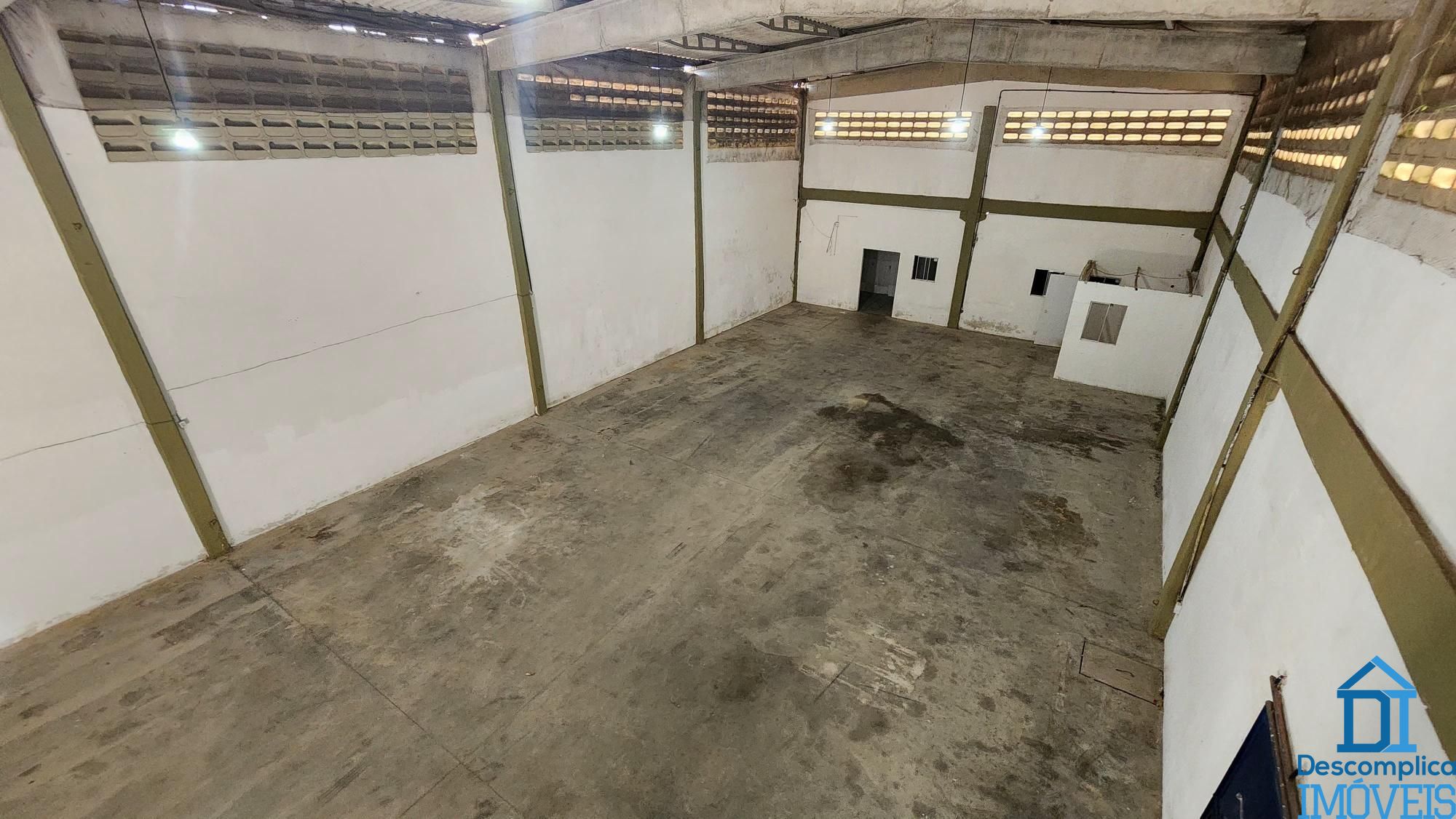 Depósito-Galpão-Armazém para alugar com 4 quartos, 385m² - Foto 2