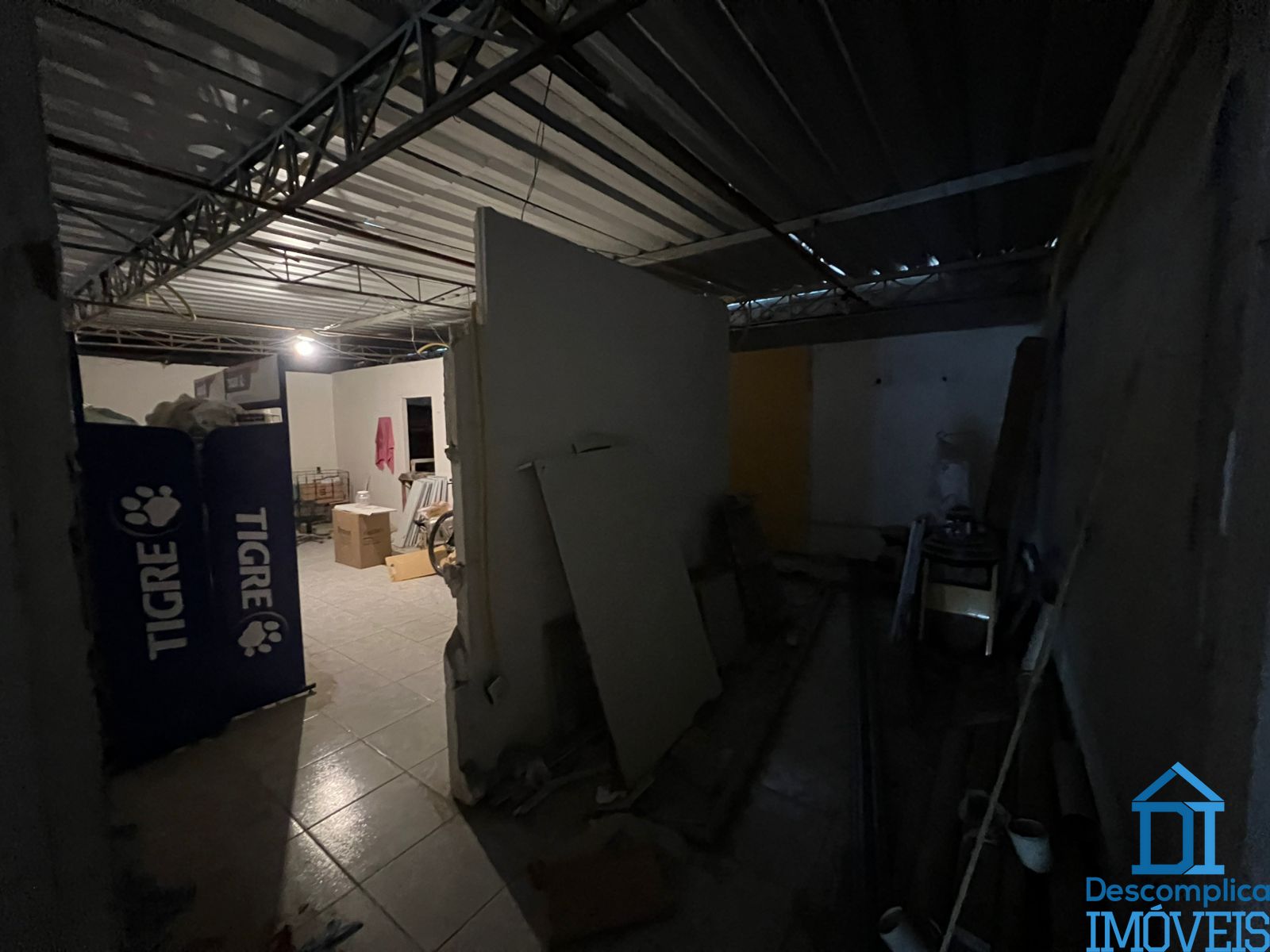Loja-Salão para alugar com 3 quartos, 300m² - Foto 12