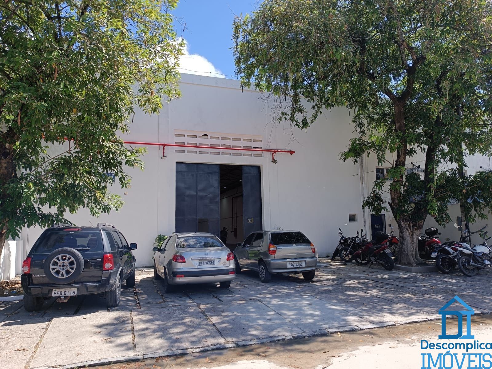 Depósito-Galpão-Armazém para alugar com 2 quartos, 690m² - Foto 2