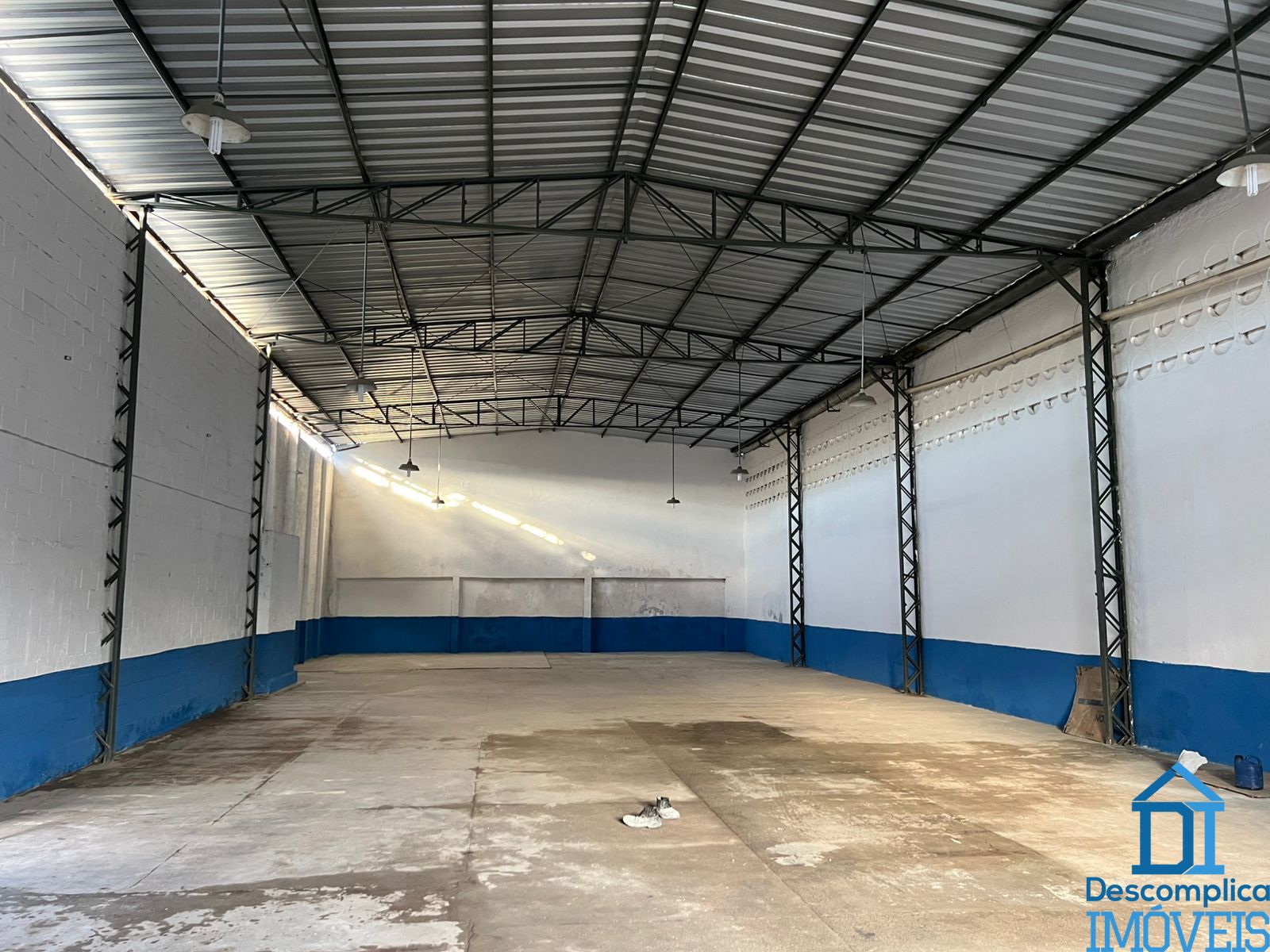 Depósito-Galpão-Armazém para alugar com 1 quarto, 450m² - Foto 1
