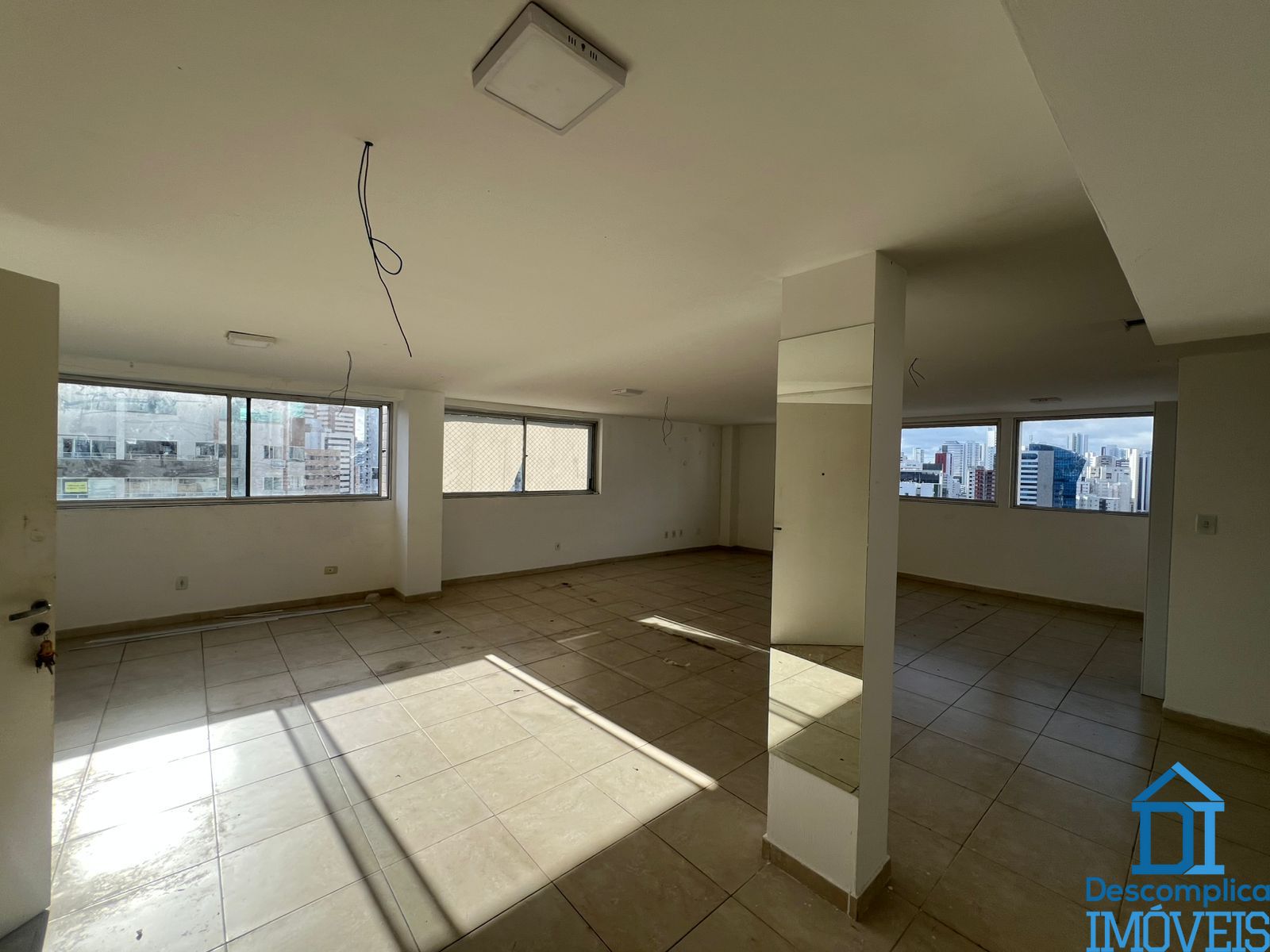 Conjunto Comercial-Sala para alugar com 2 quartos, 120m² - Foto 1