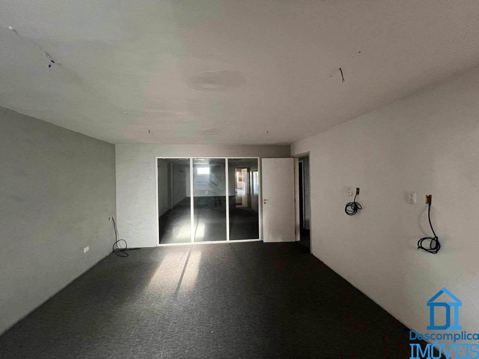 Conjunto Comercial-Sala para alugar com 3 quartos, 277m² - Foto 4