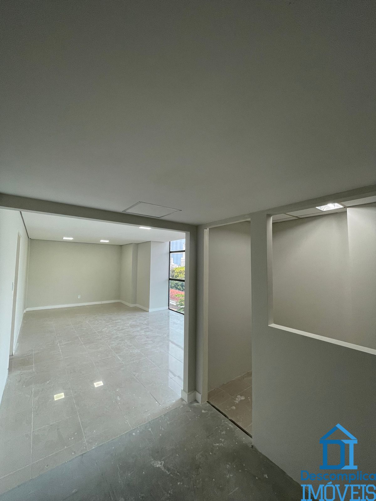 Conjunto Comercial-Sala para alugar com 6 quartos, 268m² - Foto 12