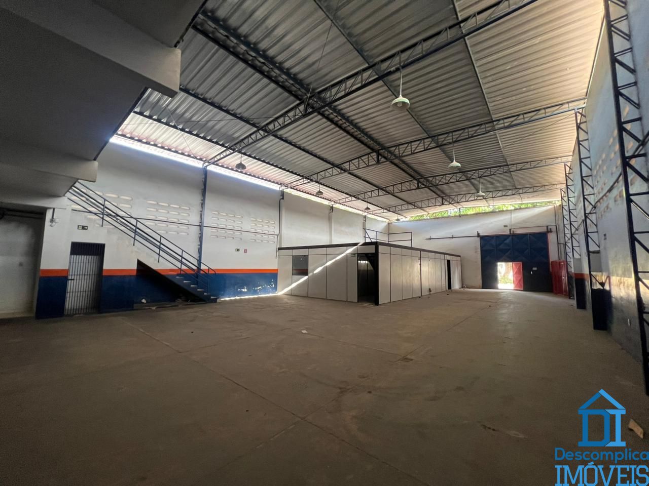 Depósito-Galpão, 330 m² - Foto 1
