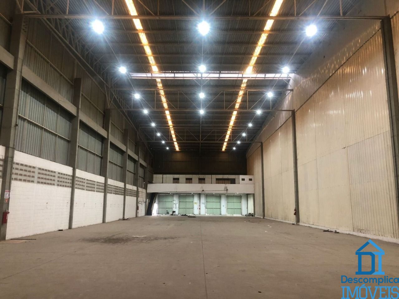 Depósito-Galpão-Armazém para alugar com 2 quartos, 1575m² - Foto 2