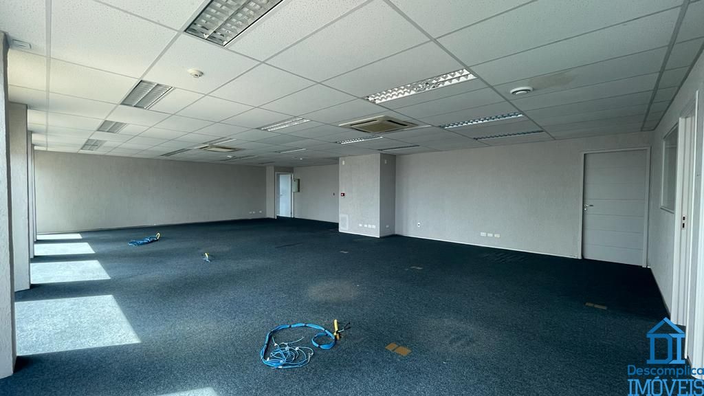 Conjunto Comercial-Sala para alugar com 7 quartos, 377m² - Foto 1