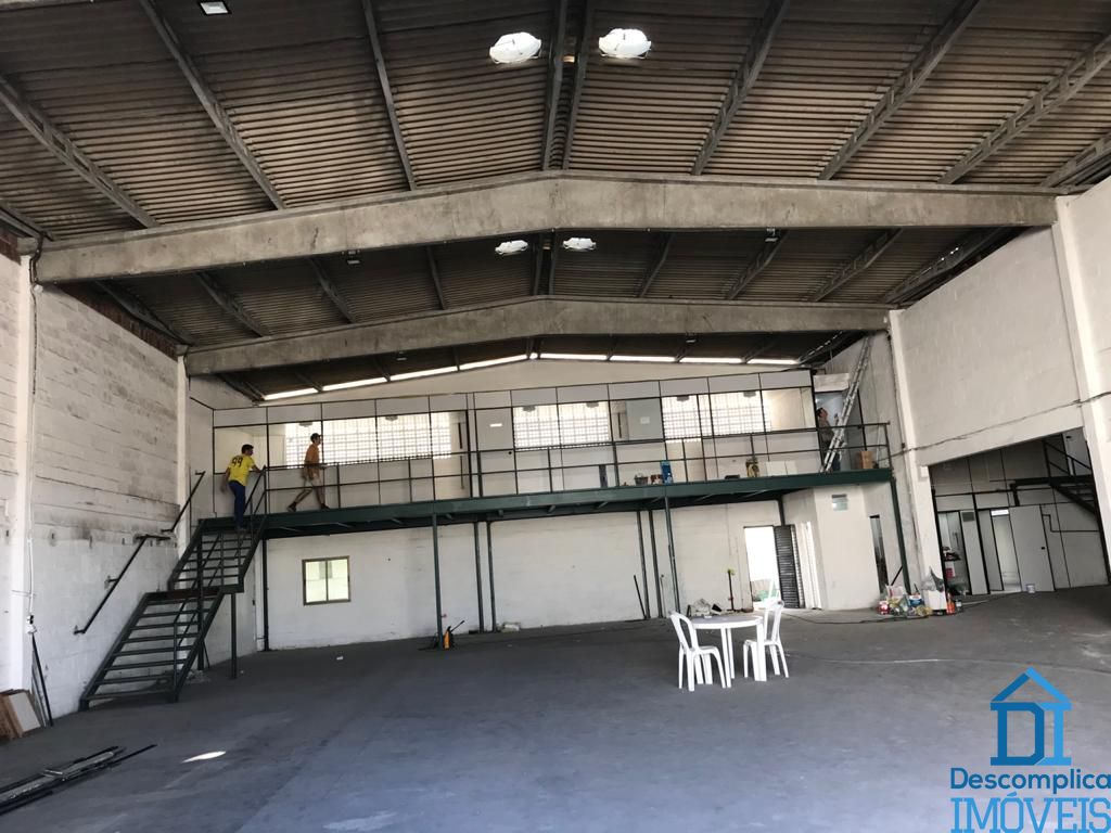 Depósito-Galpão-Armazém para alugar com 1 quarto, 720m² - Foto 1