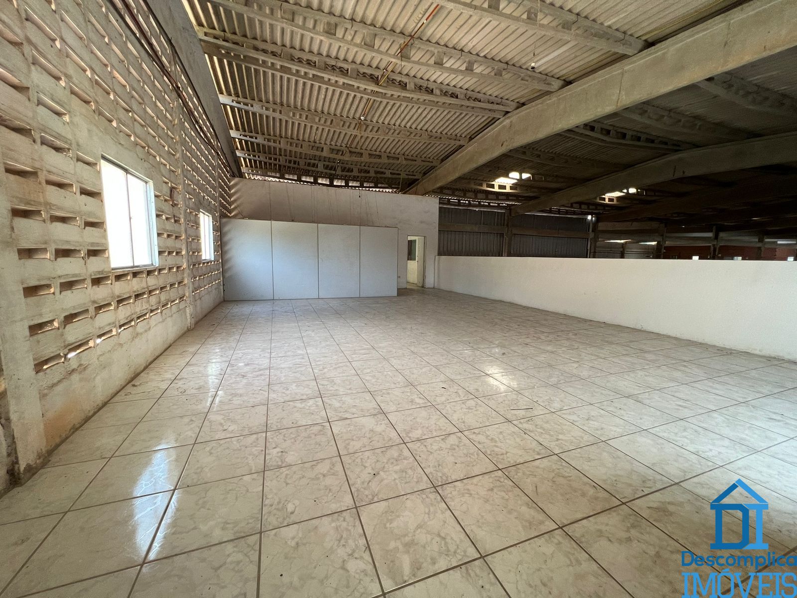 Depósito-Galpão-Armazém para alugar com 1 quarto, 2500m² - Foto 2