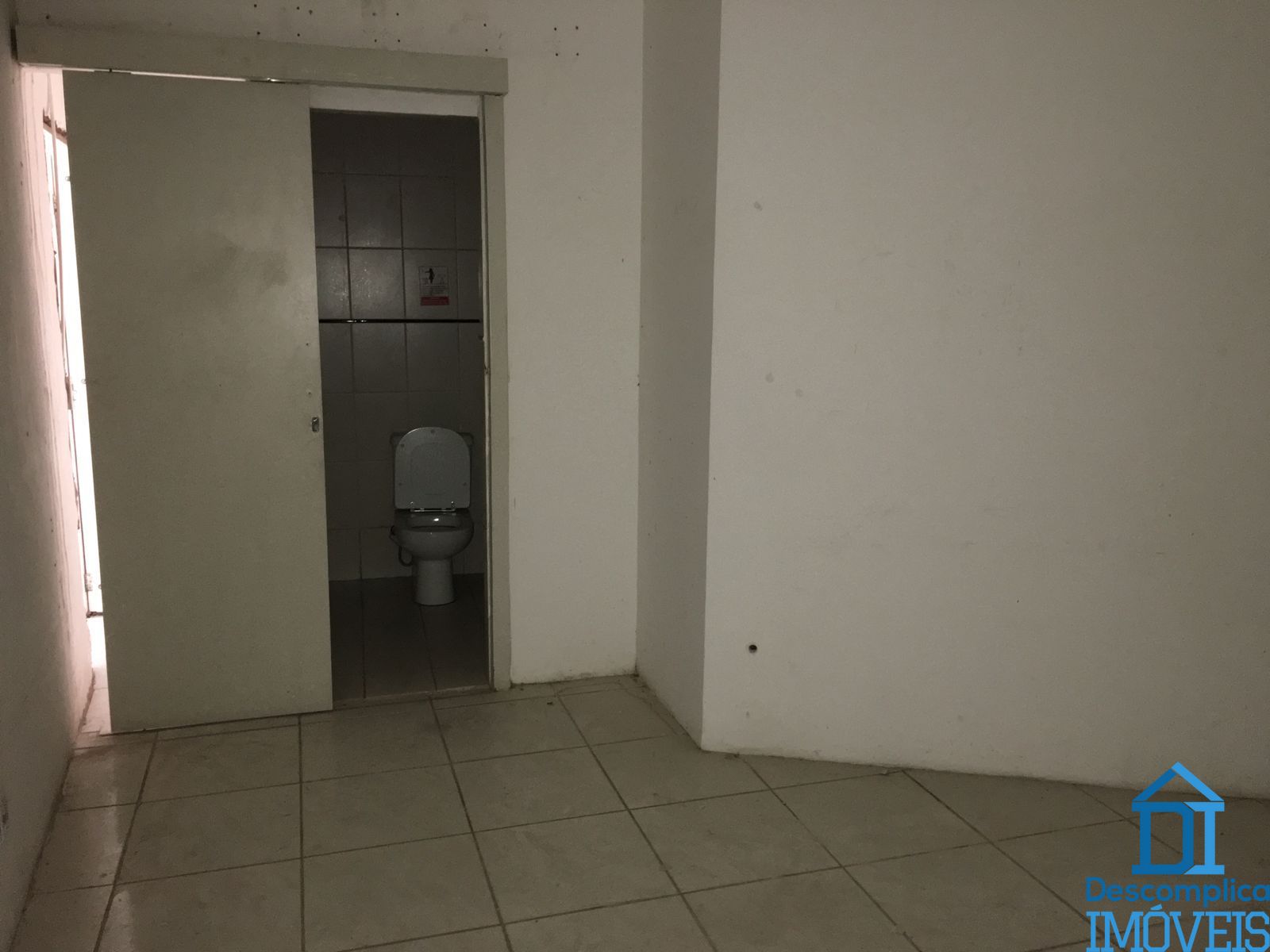 Depósito-Galpão-Armazém para alugar com 2 quartos, 300m² - Foto 10