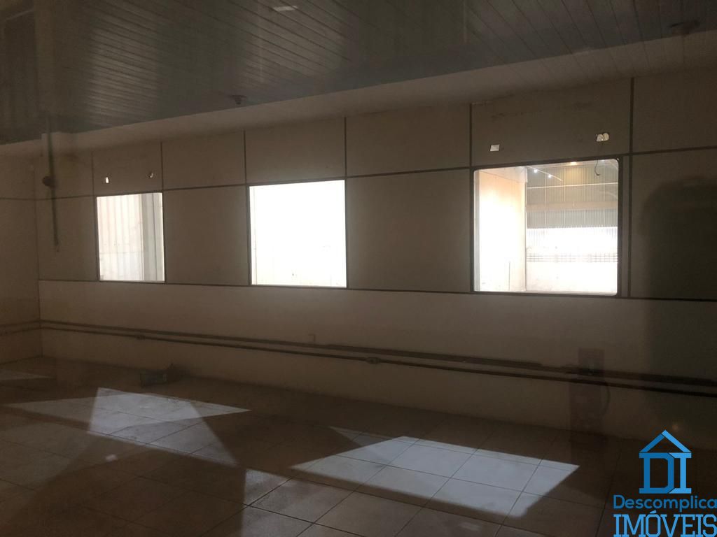 Depósito-Galpão-Armazém para alugar com 3 quartos, 2800m² - Foto 4