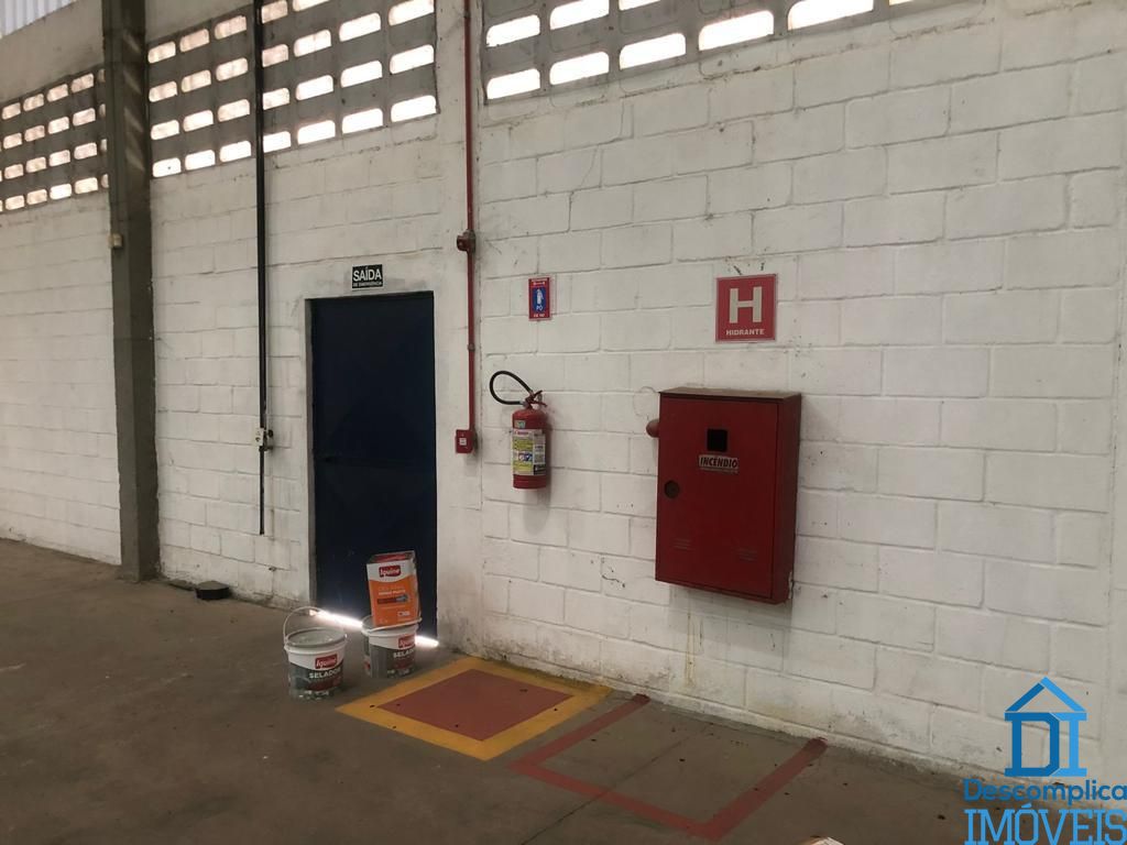 Depósito-Galpão-Armazém para alugar com 3 quartos, 2800m² - Foto 9