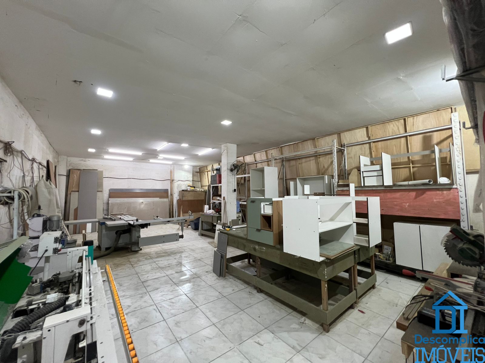Loja-Salão para alugar com 3 quartos, 300m² - Foto 8