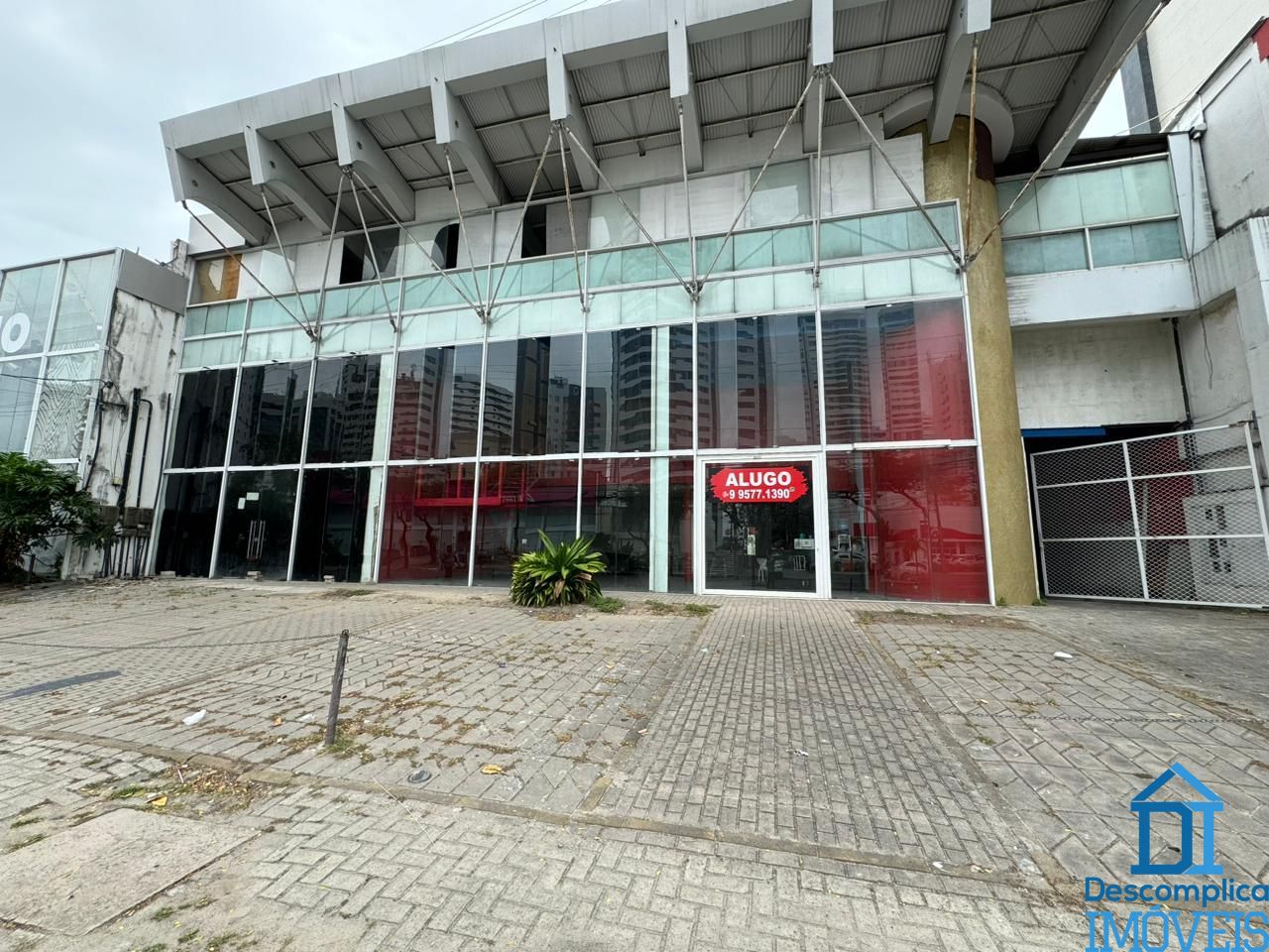 Loja-Salão para alugar com 5 quartos, 1800m² - Foto 1