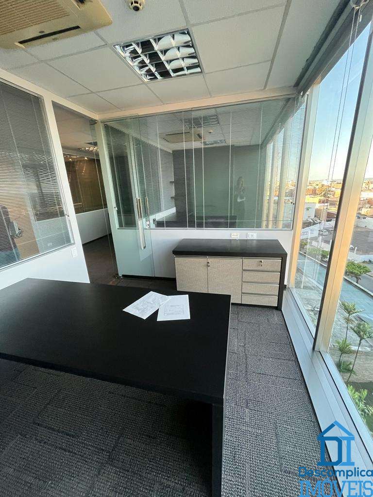 Conjunto Comercial-Sala para alugar com 4 quartos, 112m² - Foto 1