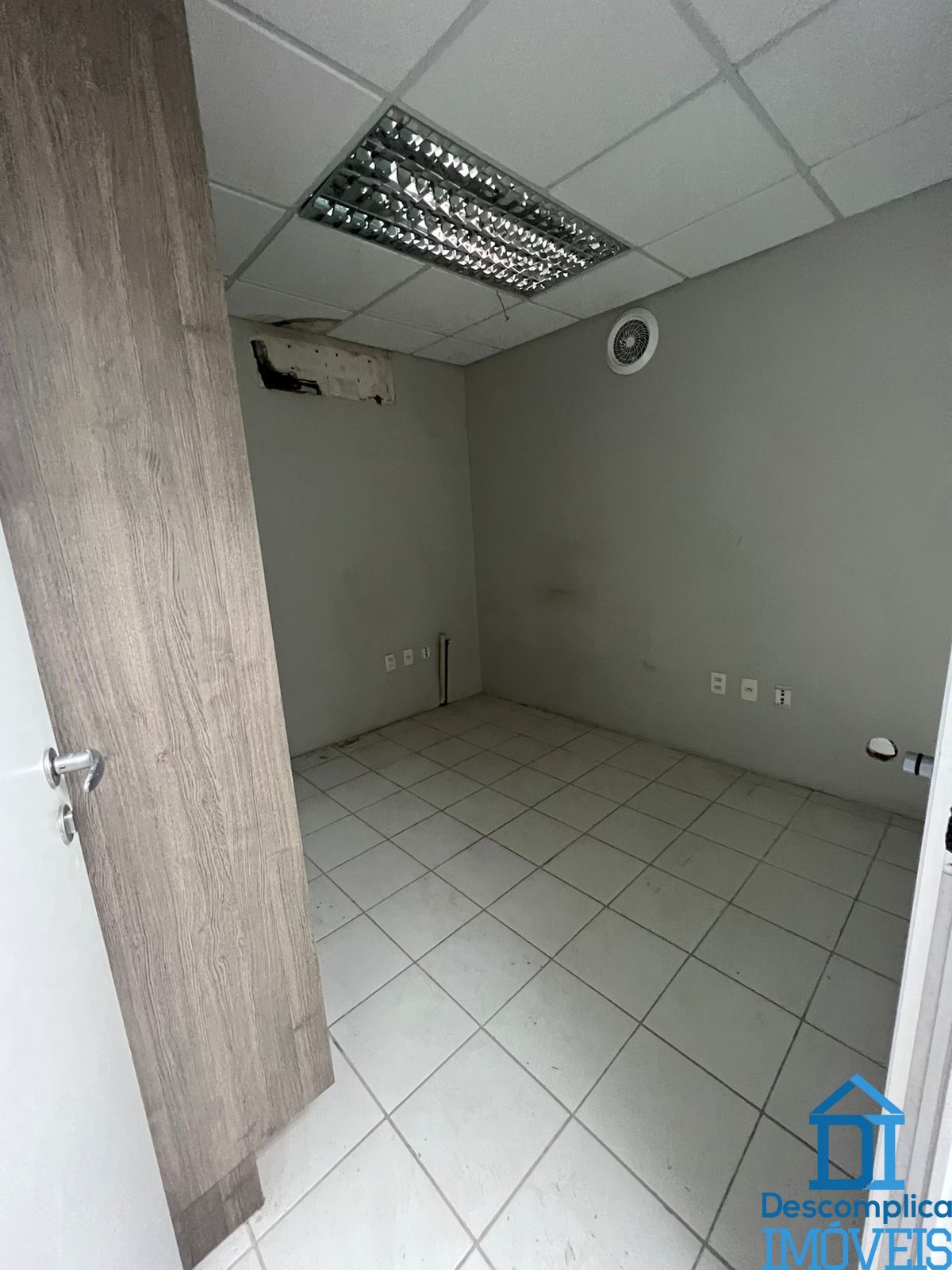 Conjunto Comercial-Sala para alugar com 3 quartos, 170m² - Foto 10