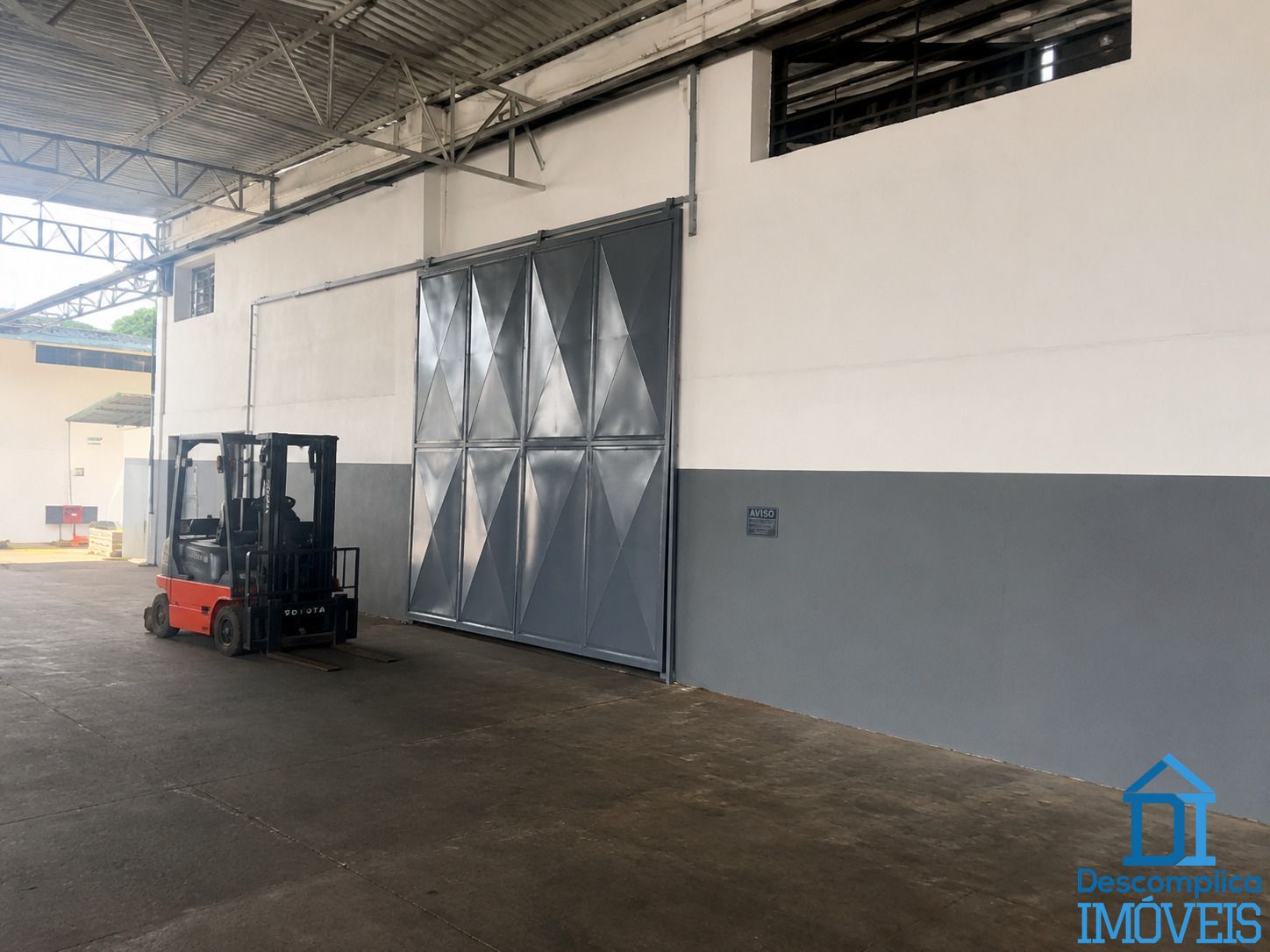 Depósito-Galpão, 1600 m² - Foto 1