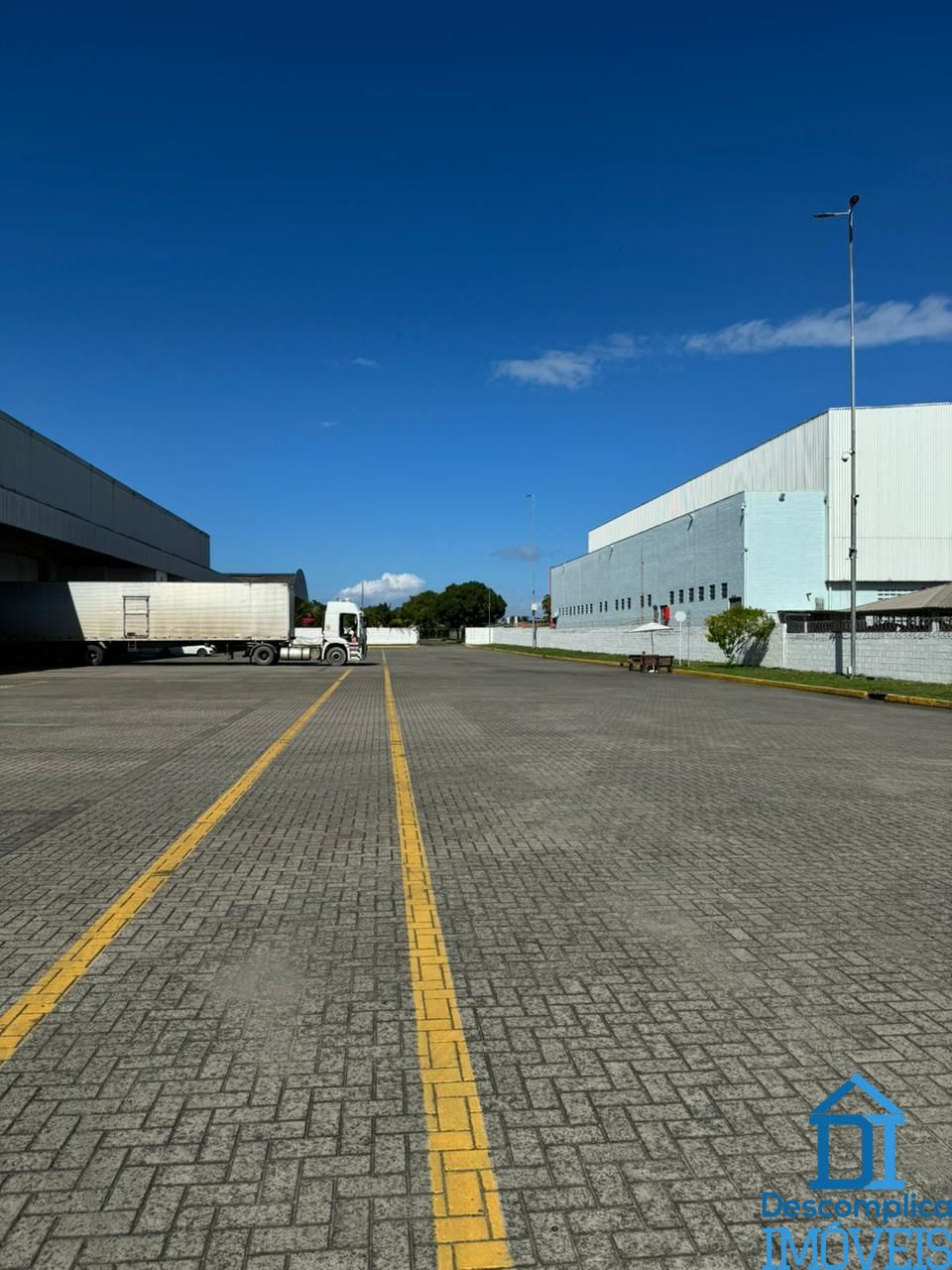 Depósito-Galpão-Armazém para alugar com 3 quartos, 2091m² - Foto 2