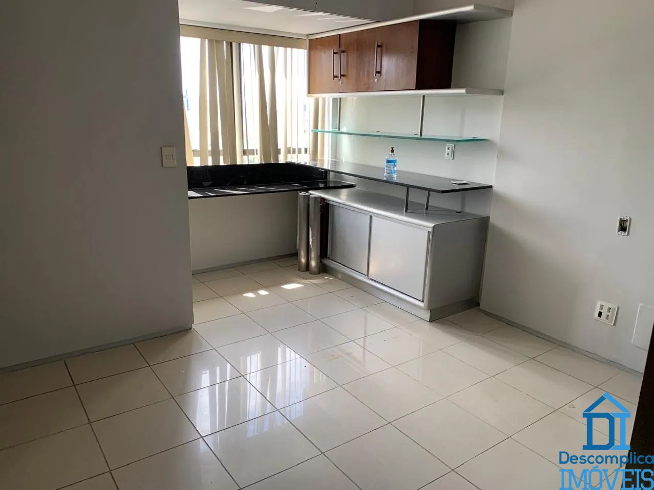 Conjunto Comercial-Sala para alugar com 5 quartos, 240m² - Foto 10