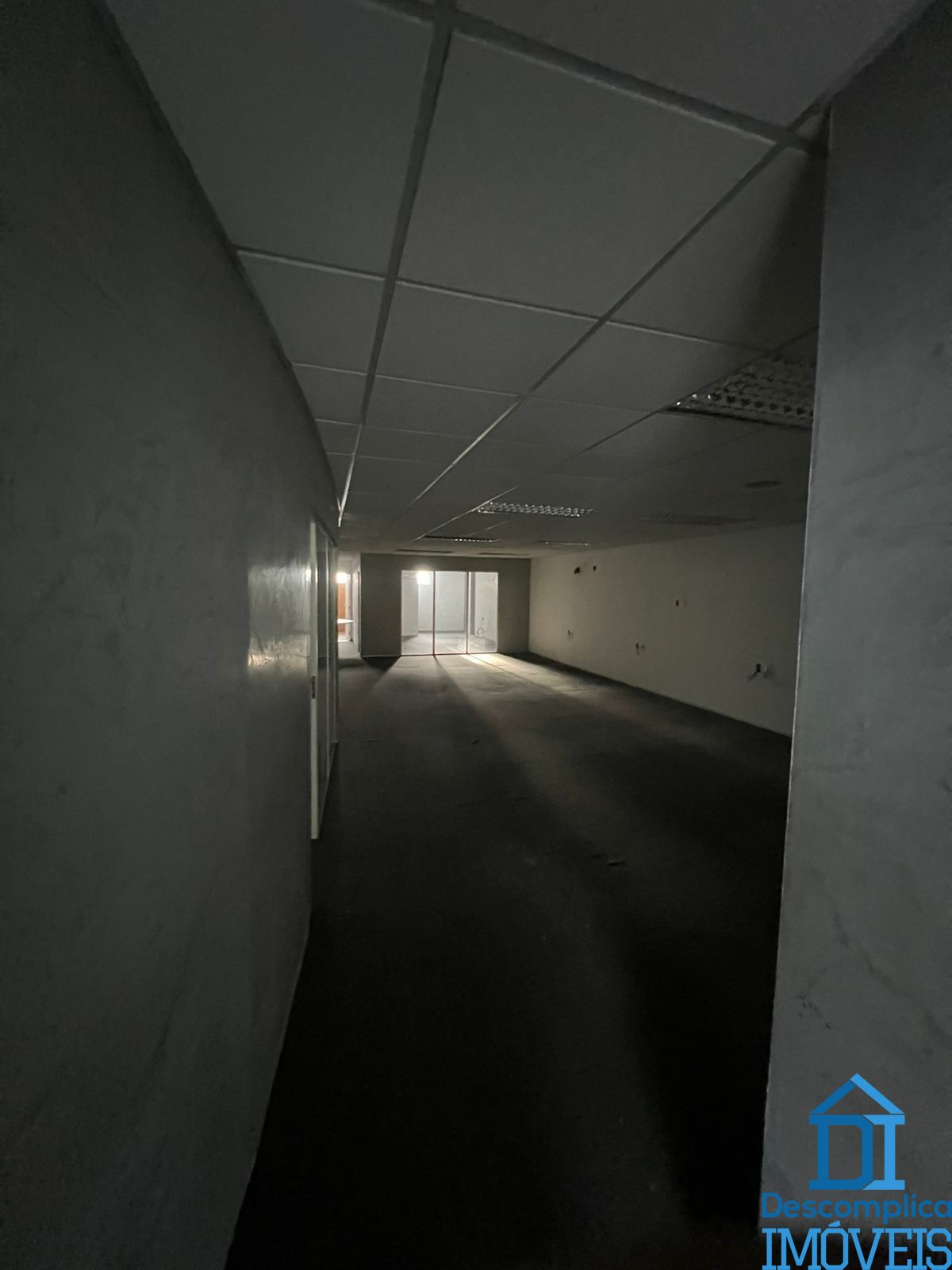 Conjunto Comercial-Sala para alugar com 3 quartos, 277m² - Foto 12