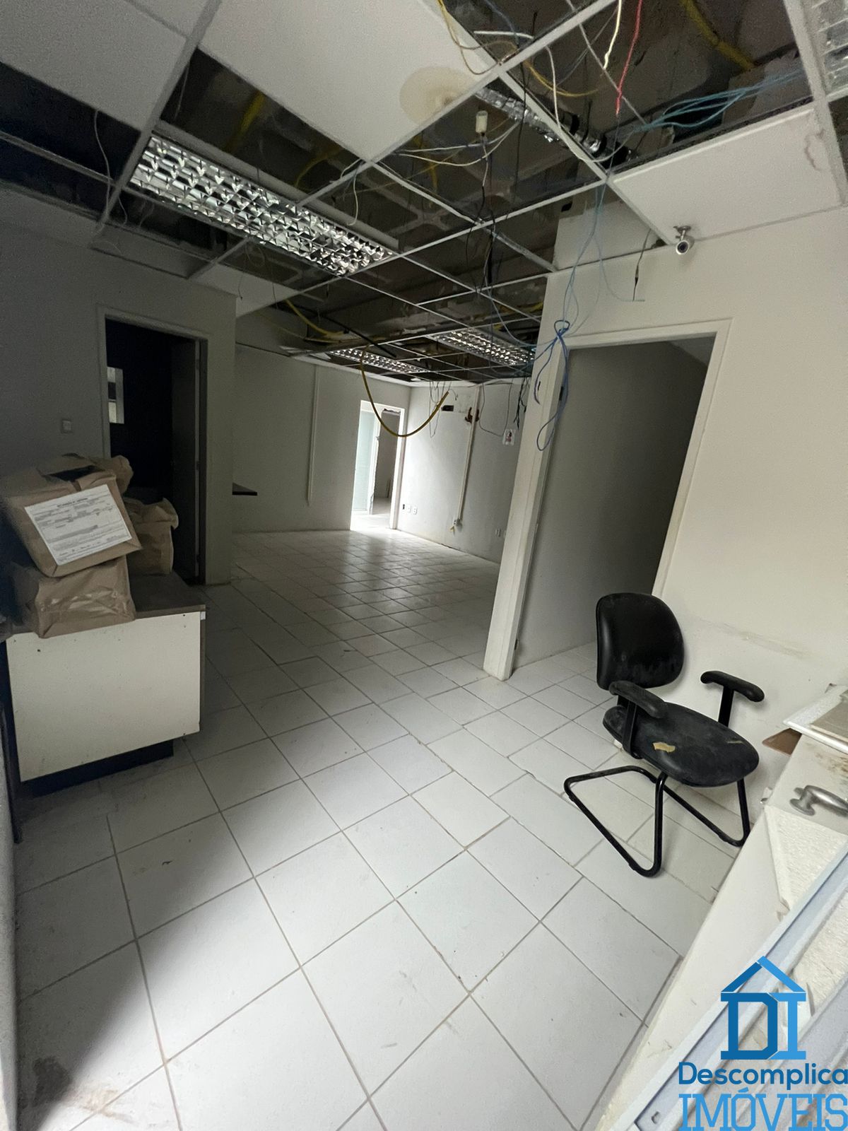 Conjunto Comercial-Sala para alugar com 3 quartos, 170m² - Foto 8