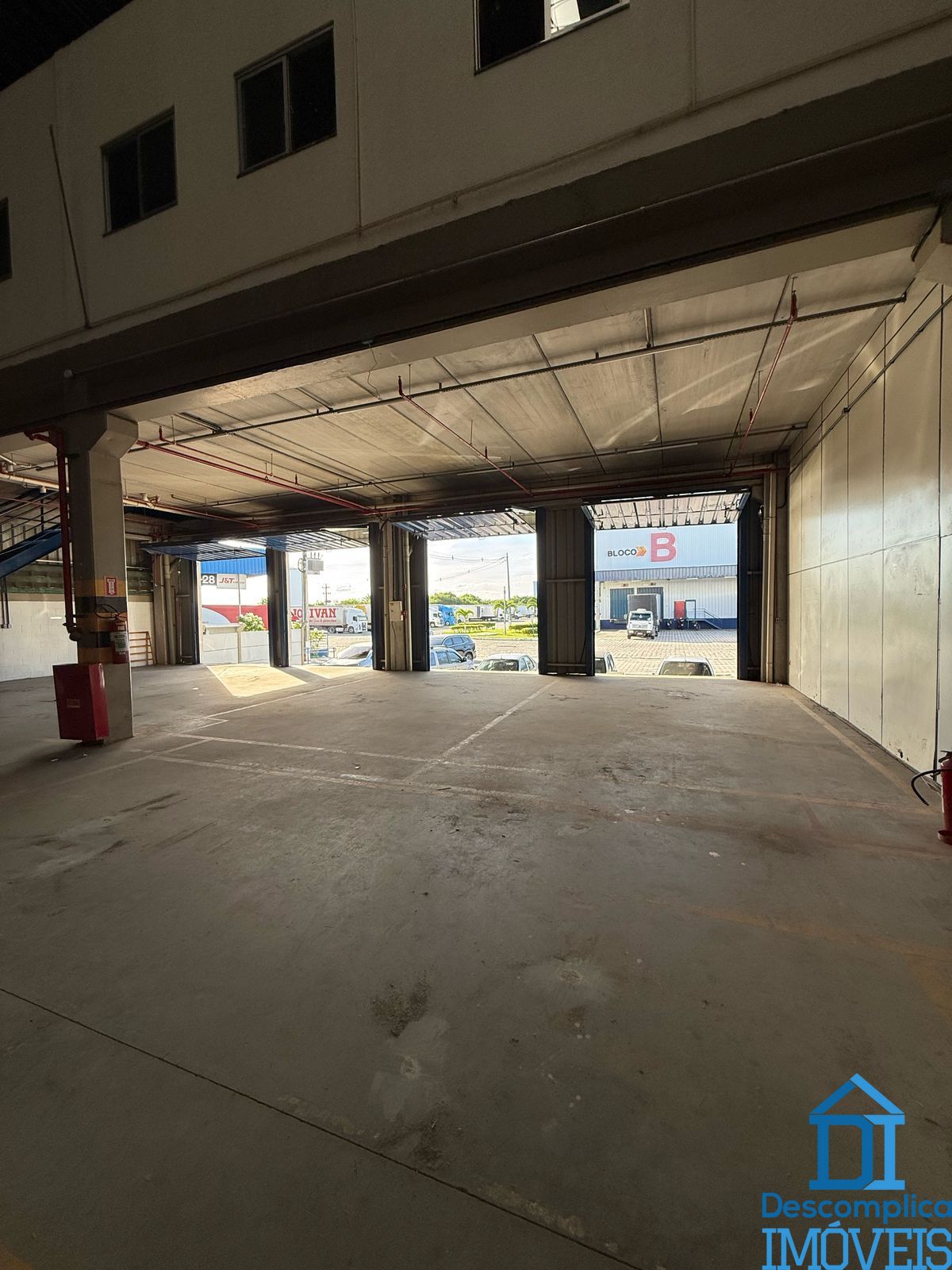 Depósito-Galpão-Armazém para alugar com 1 quarto, 6459m² - Foto 8