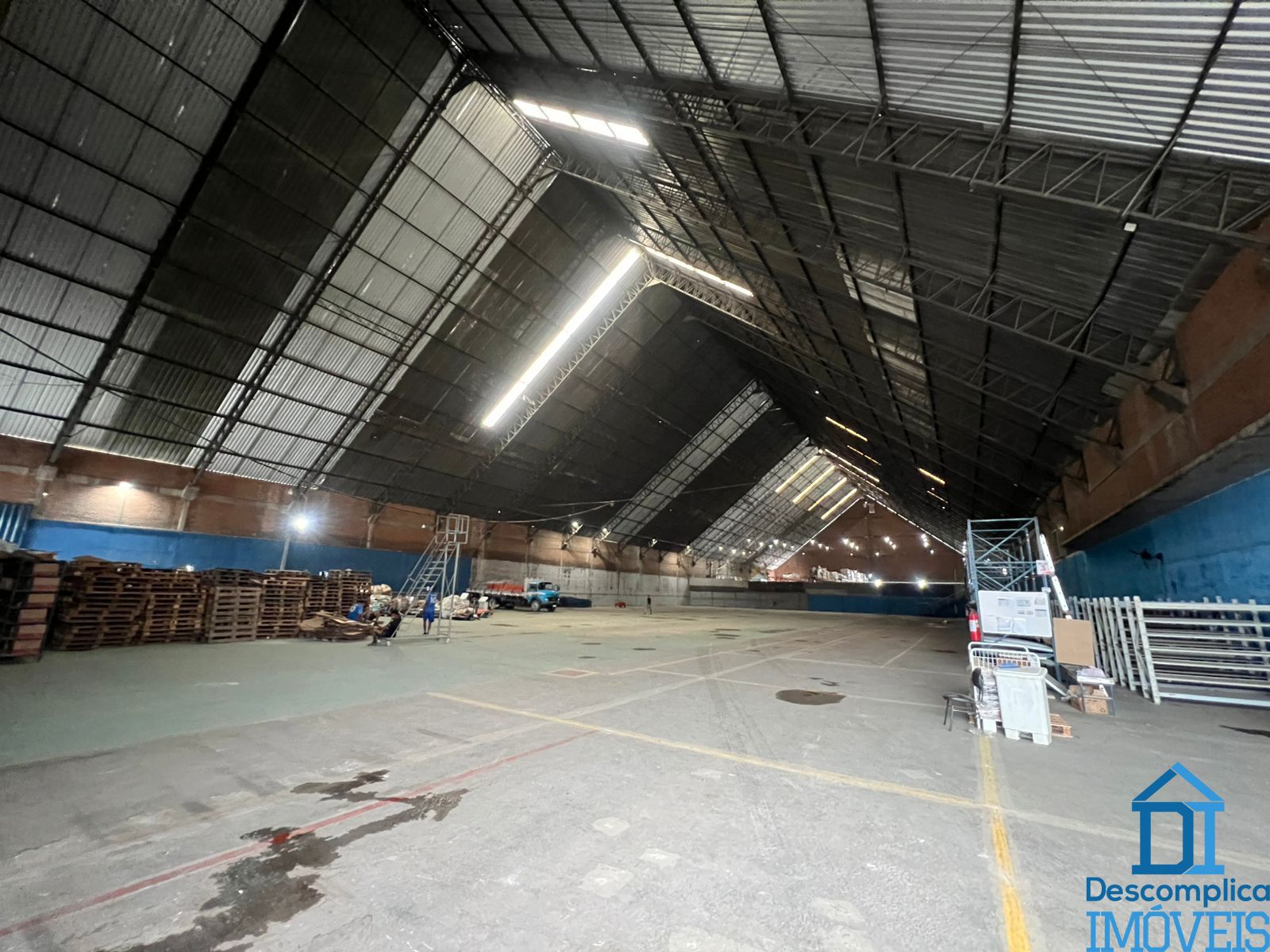 Depósito-Galpão-Armazém para alugar com 3 quartos, 3800m² - Foto 2