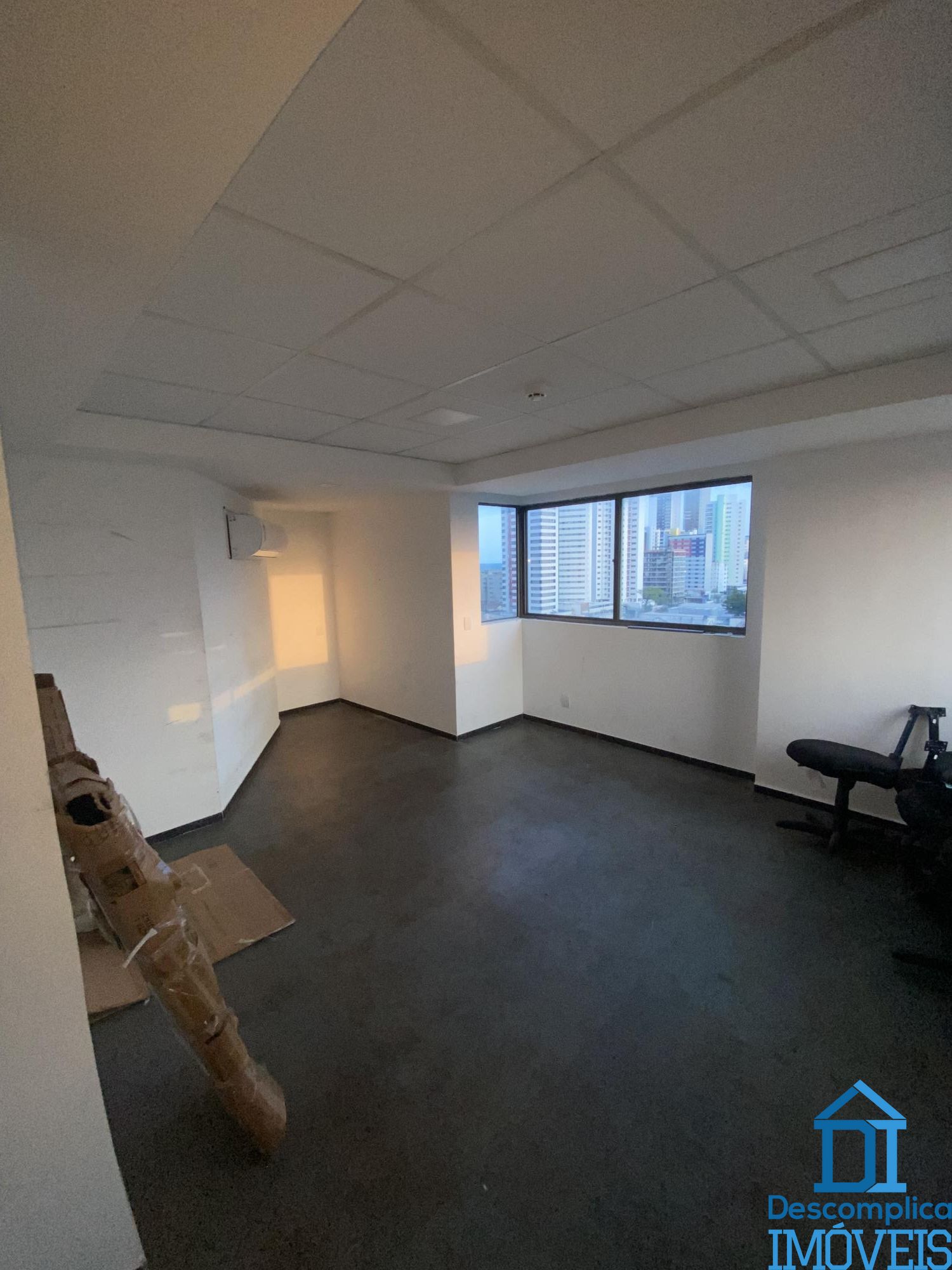 Conjunto Comercial-Sala para alugar com 9 quartos, 350m² - Foto 7