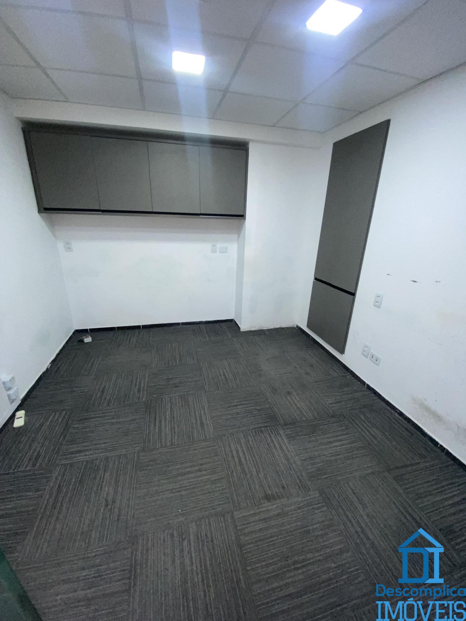 Conjunto Comercial-Sala para alugar com 9 quartos, 350m² - Foto 4