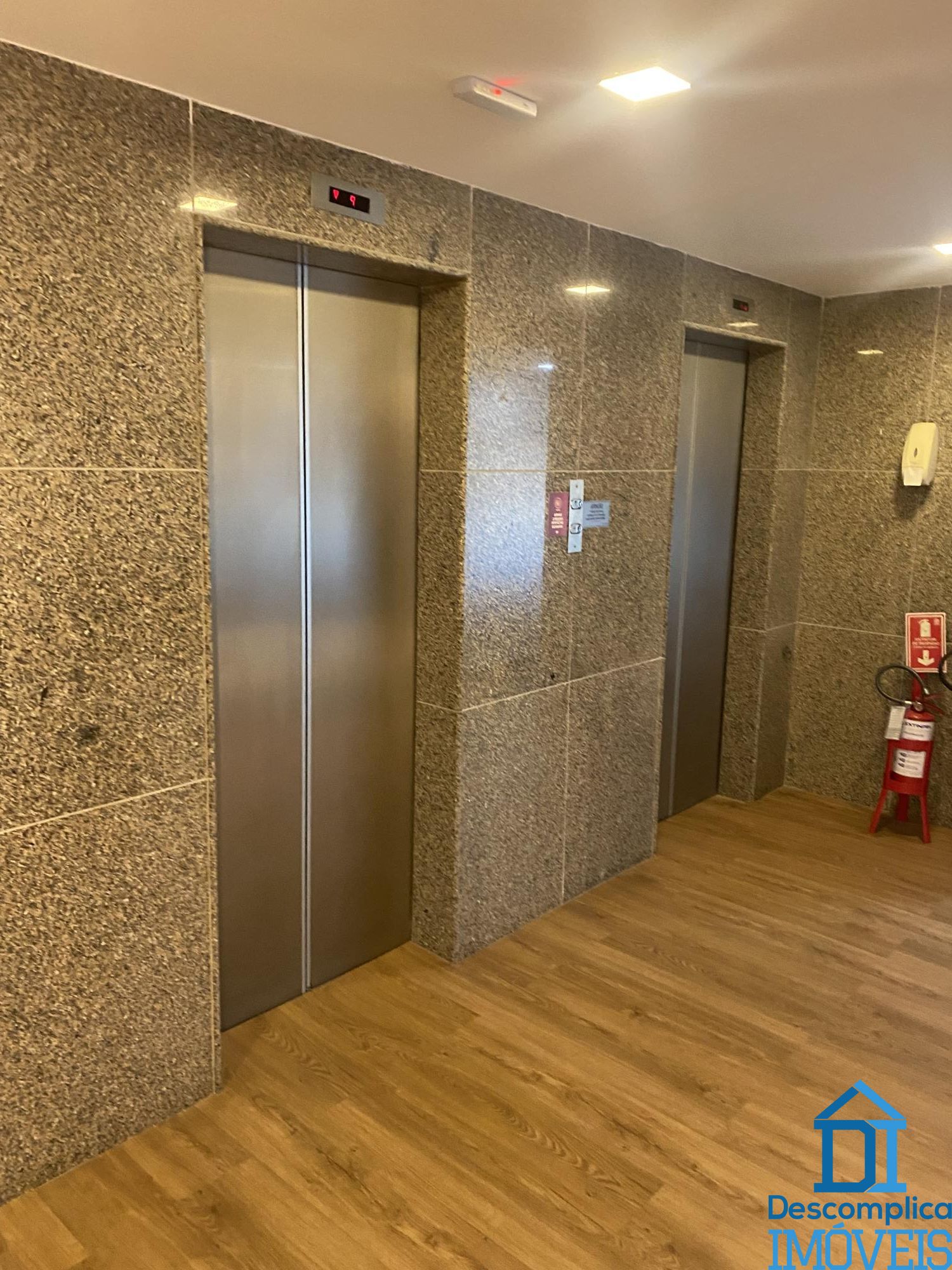 Conjunto Comercial-Sala para alugar com 9 quartos, 350m² - Foto 18