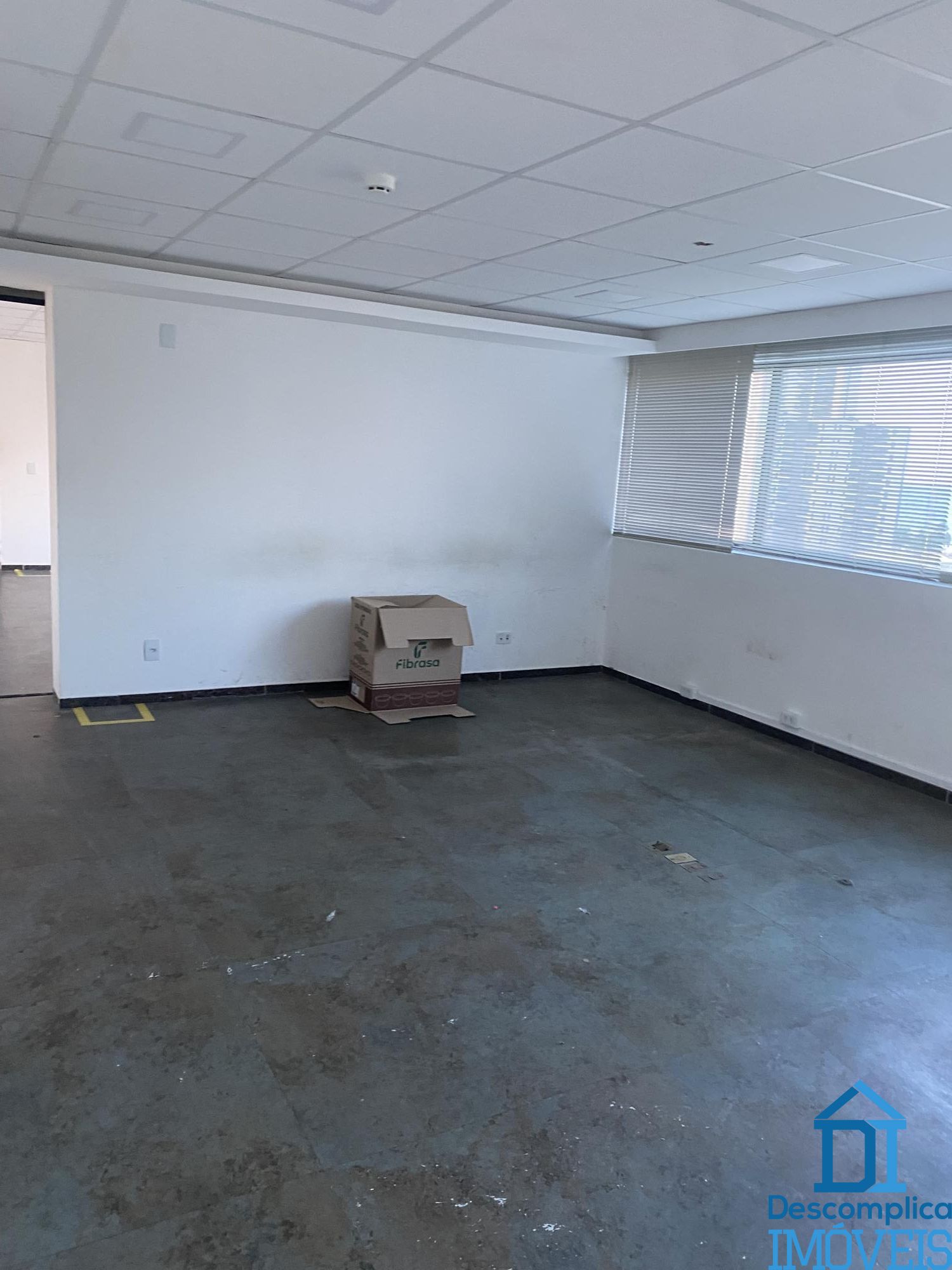 Conjunto Comercial-Sala para alugar com 9 quartos, 350m² - Foto 15