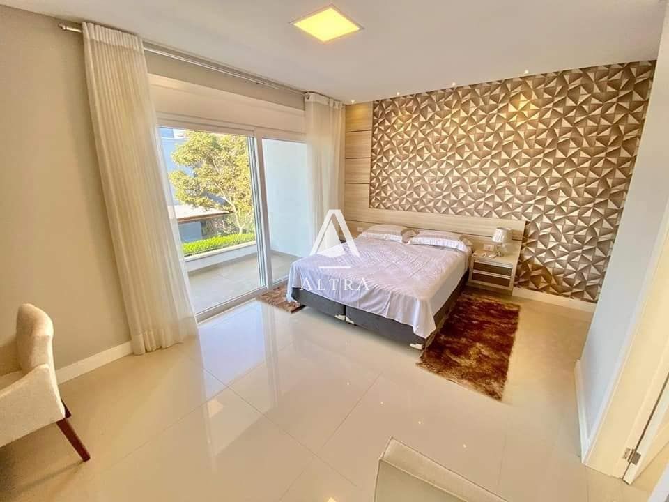 Casa à venda com 4 quartos, 287m² - Foto 15