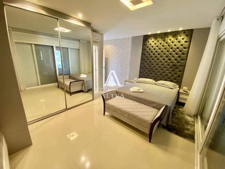 Casa à venda com 4 quartos, 287m² - Foto 16