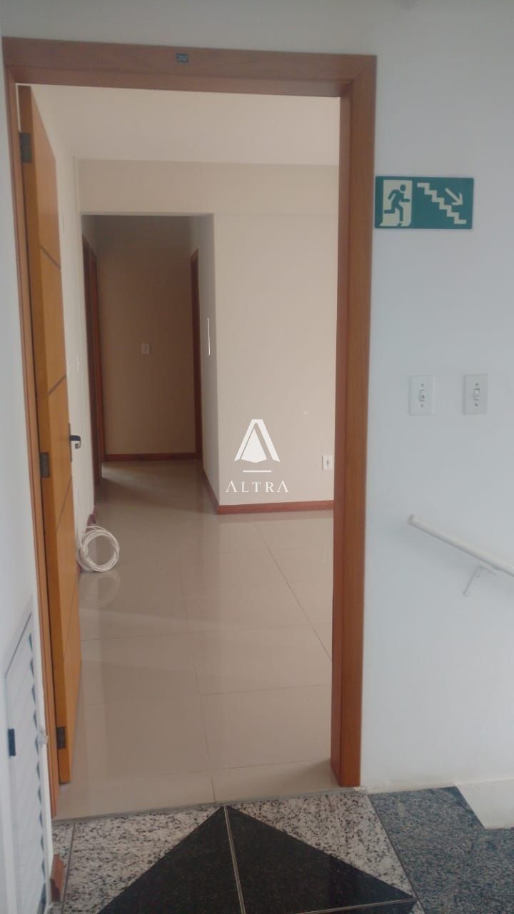 Apartamento à venda com 2 quartos, 63m² - Foto 12