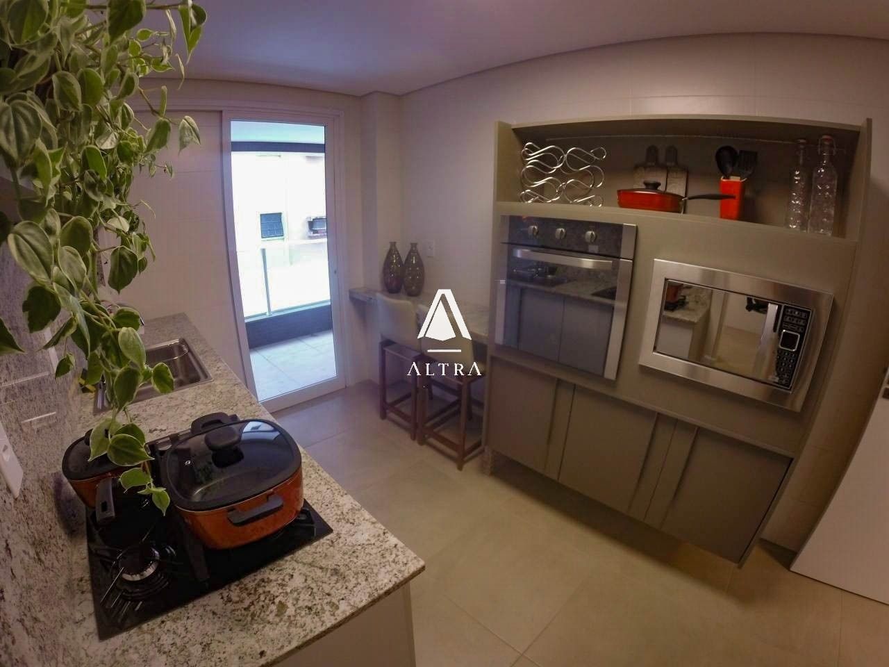 Apartamento à venda com 2 quartos, 115m² - Foto 4