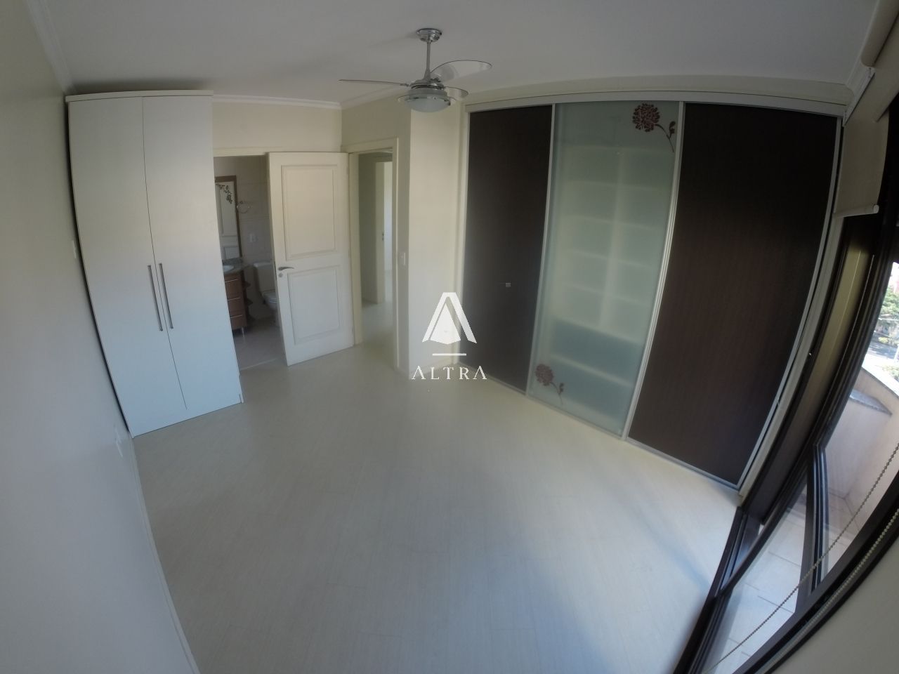 Apartamento à venda com 3 quartos, 94m² - Foto 16