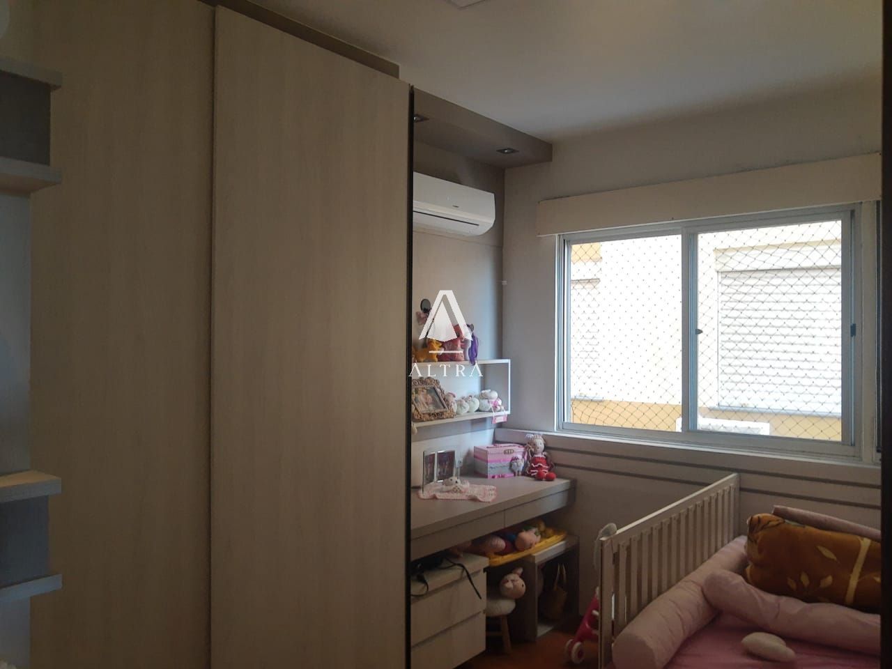 Apartamento à venda com 2 quartos, 70m² - Foto 3