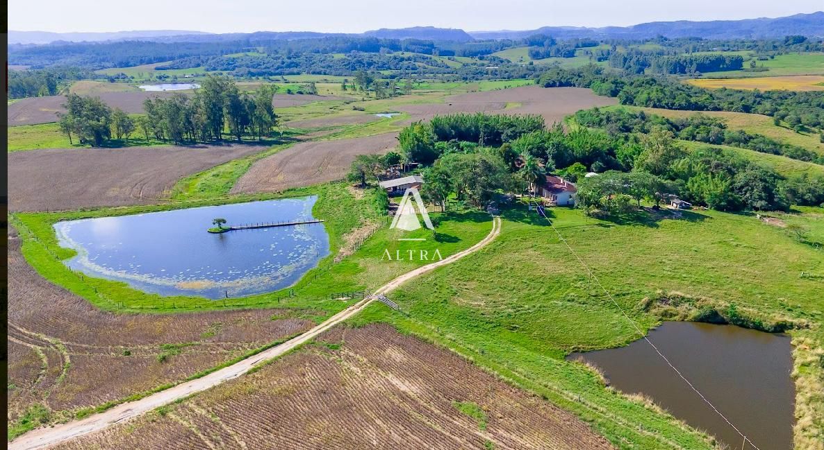 Chácara à venda com 5 quartos, 725000m² - Foto 2