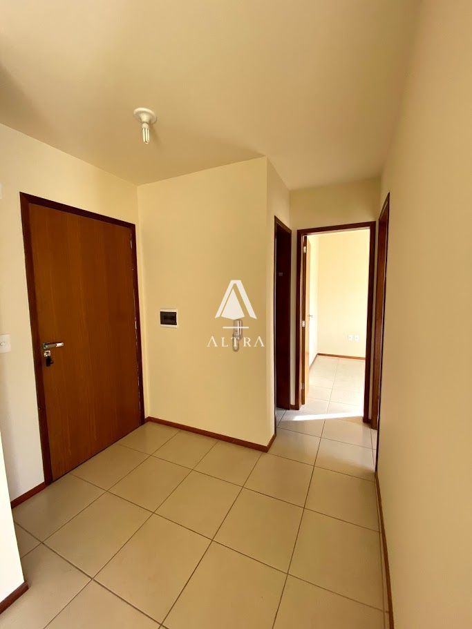 Apartamento à venda com 2 quartos, 50m² - Foto 2