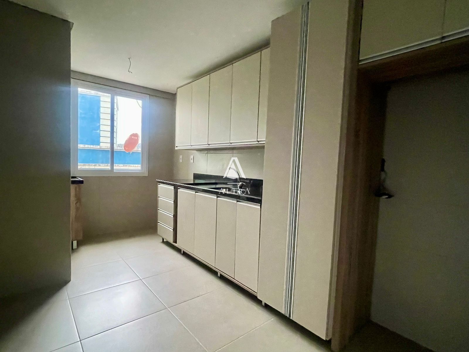 Apartamento à venda com 2 quartos, 81m² - Foto 5