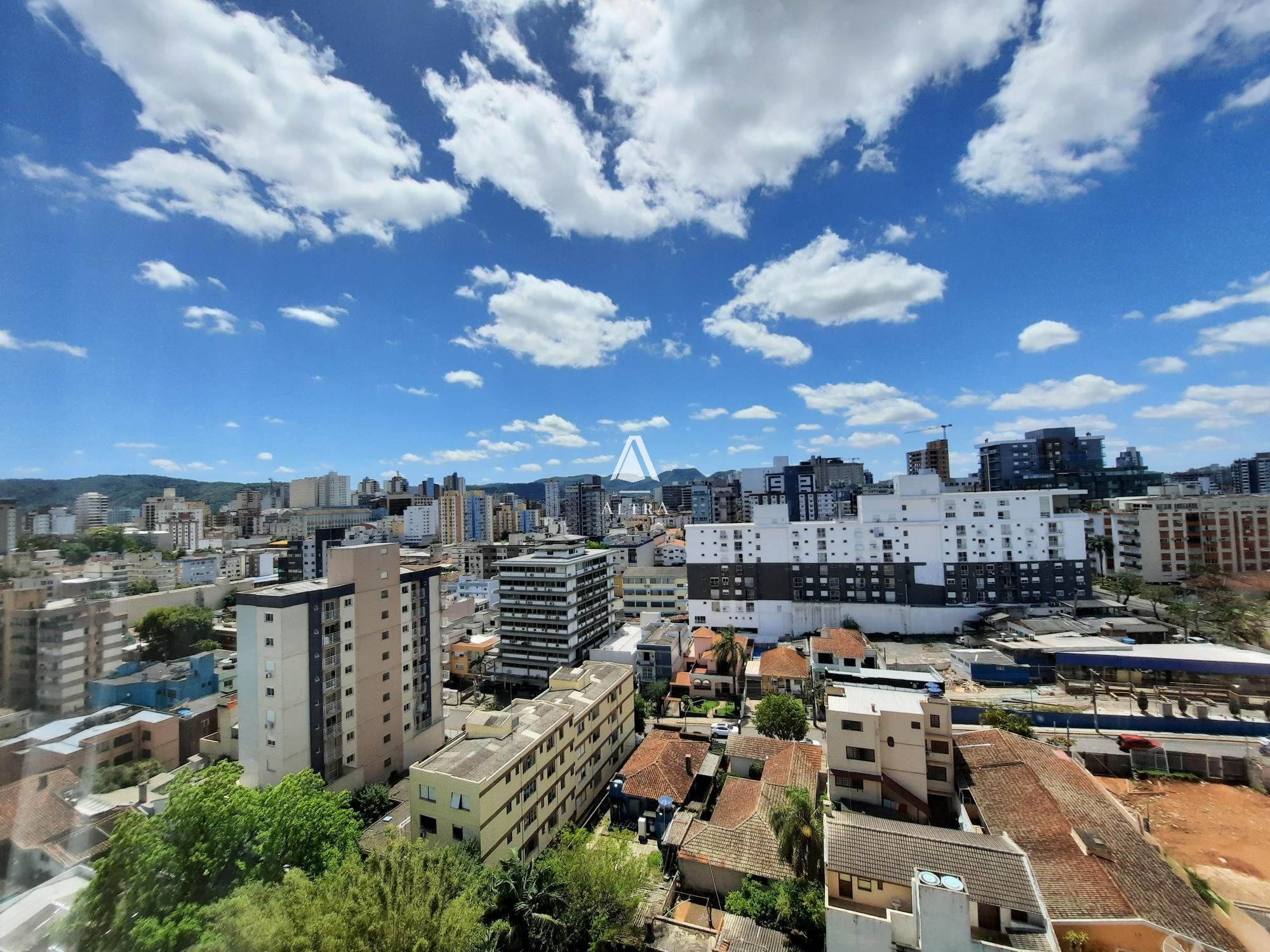 Apartamento à venda com 3 quartos, 191m² - Foto 11