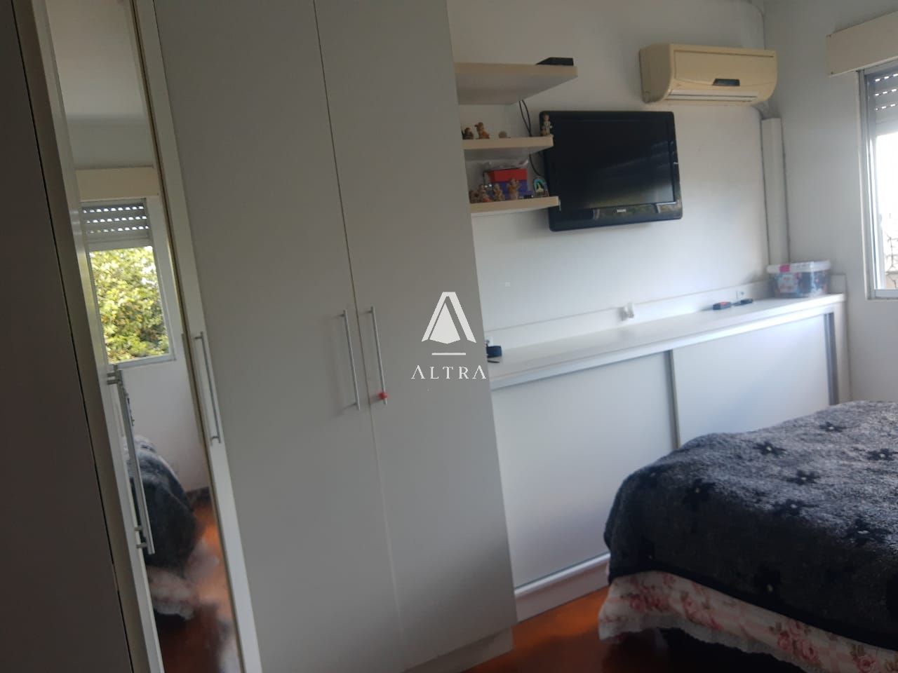 Apartamento à venda com 2 quartos, 70m² - Foto 9