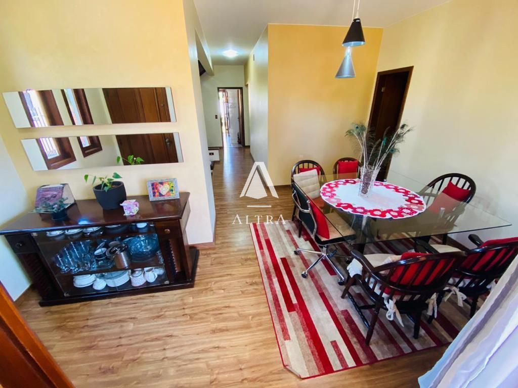 Casa à venda com 3 quartos, 250m² - Foto 9