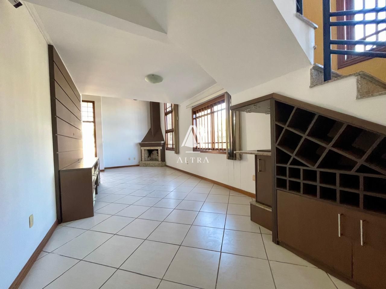 Casa à venda com 3 quartos, 216m² - Foto 4