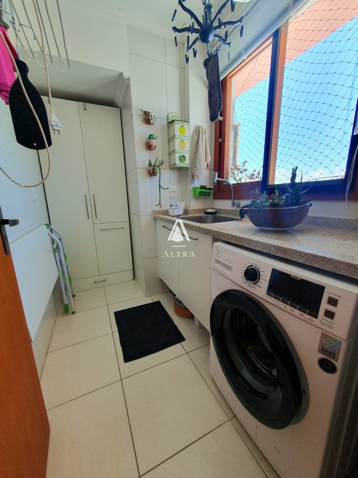 Apartamento à venda com 3 quartos, 106m² - Foto 13