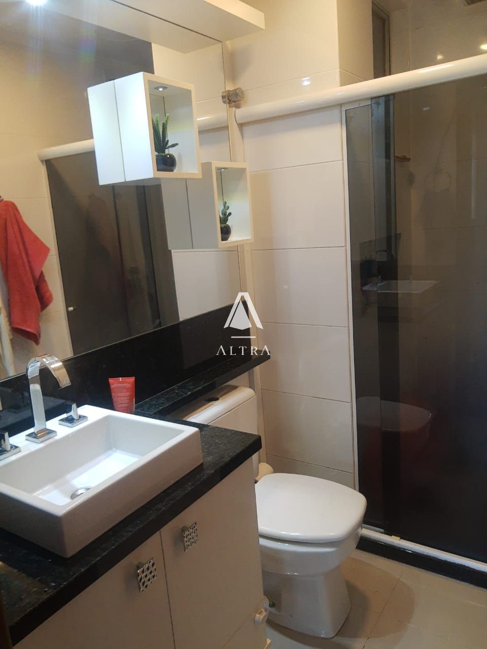 Apartamento à venda com 2 quartos, 70m² - Foto 12