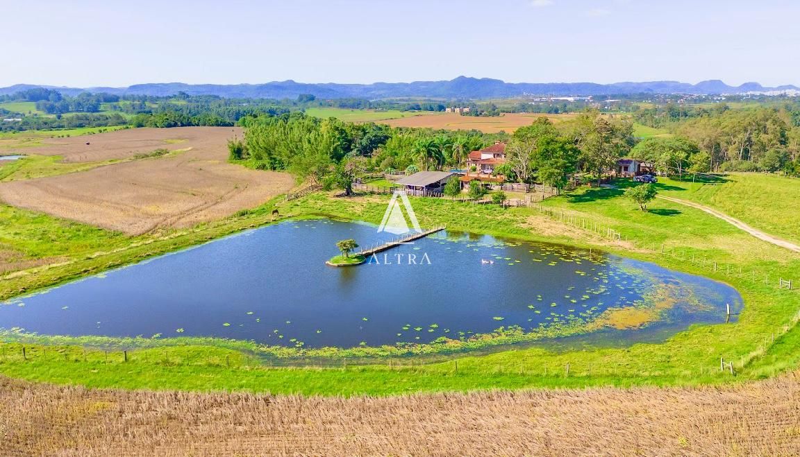 Chácara à venda com 5 quartos, 725000m² - Foto 1