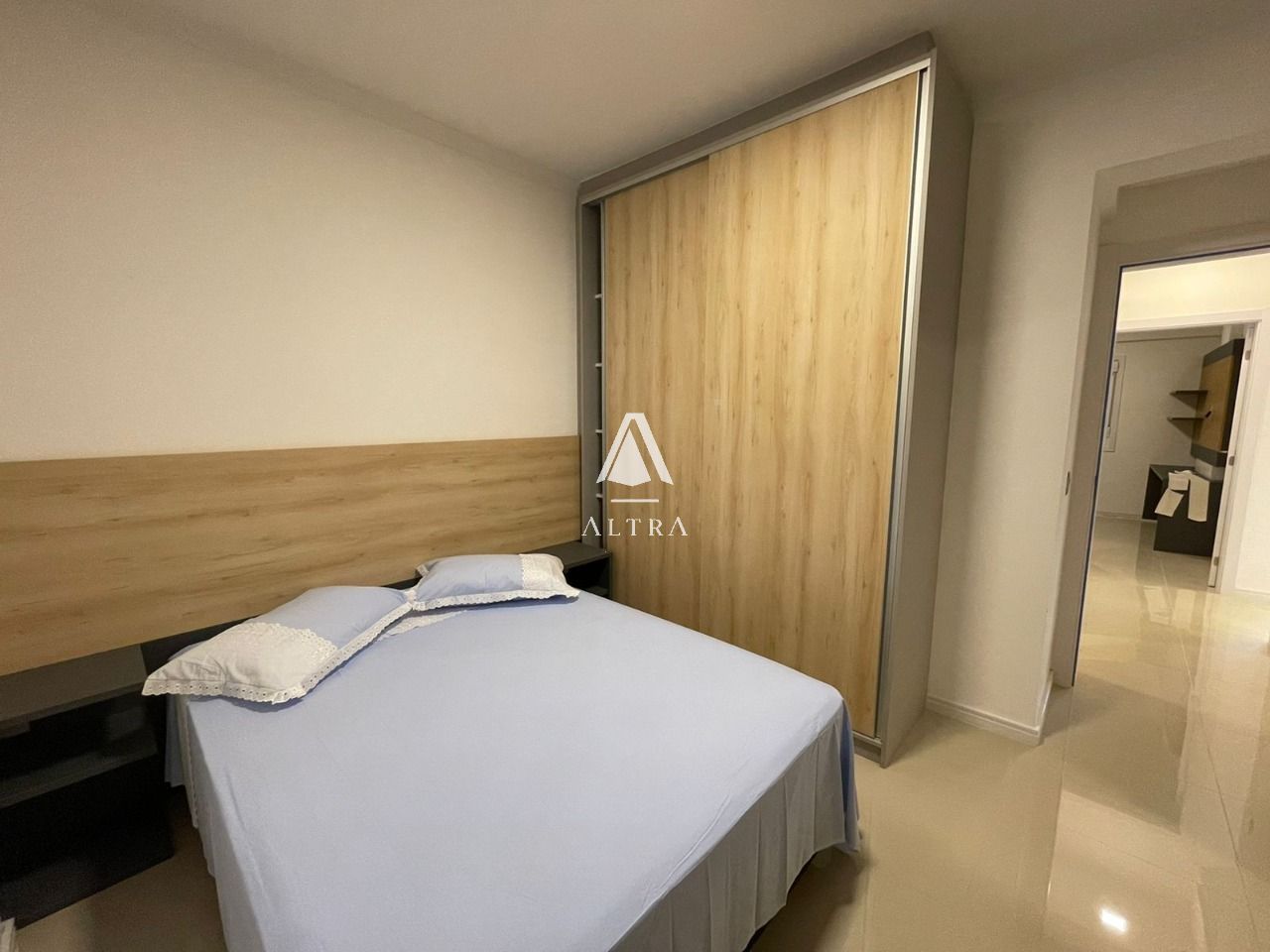 Apartamento à venda com 2 quartos, 64m² - Foto 13