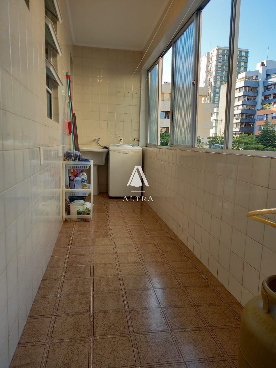 Apartamento à venda com 2 quartos, 102m² - Foto 11