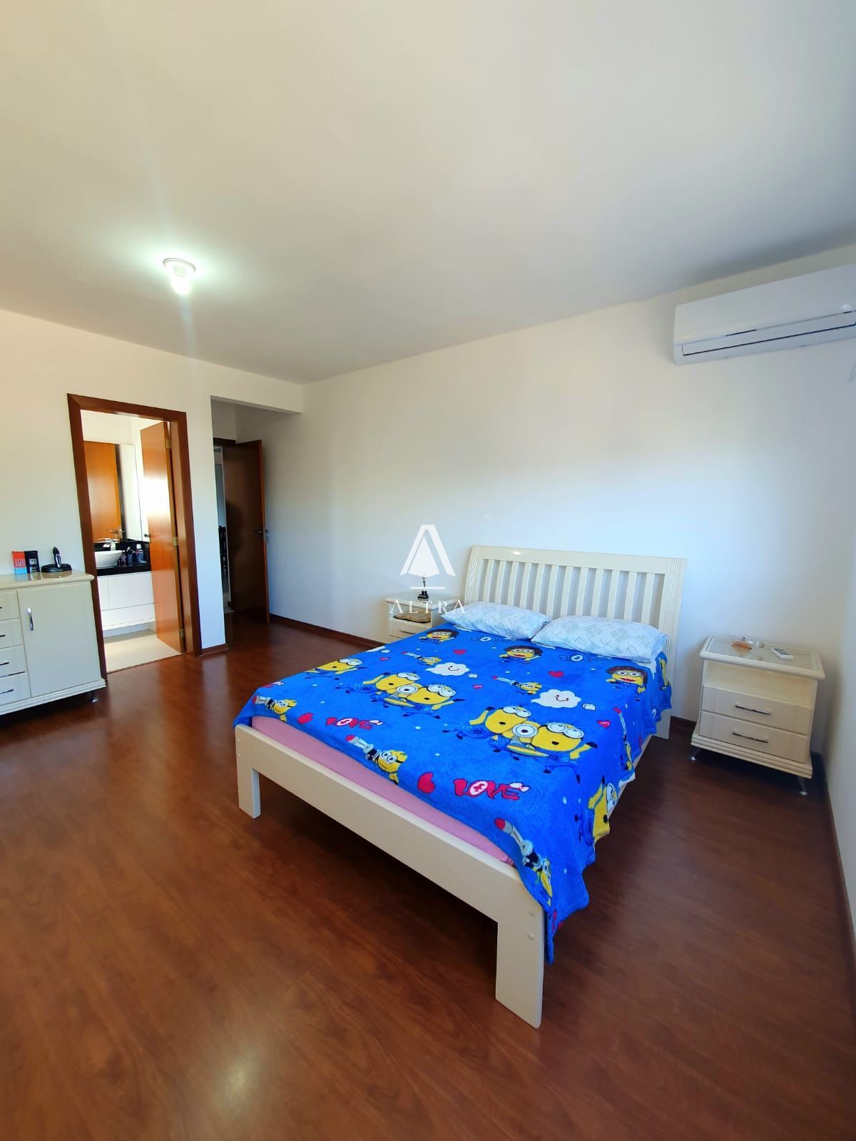 Apartamento à venda com 3 quartos, 113m² - Foto 11